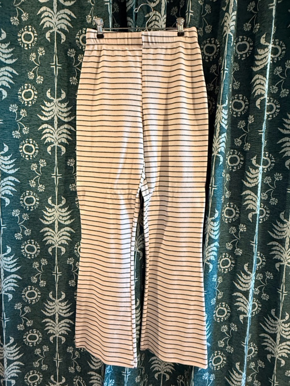Urban Outfitters Cream & Black Striped Naomi Flare Knit Pants Medium NWT - Picture 6 of 9